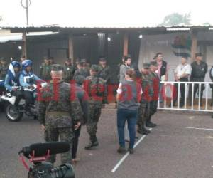 Los carros con las maletas salieron desde el Instituto Nacional de Formación Profesional (Infop).