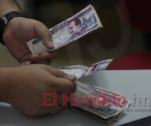 Más de 203,000 empleados públicos recibirán el aguinaldo.