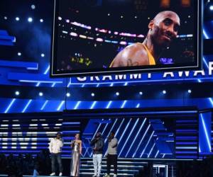 La cantautora estadounidense Alicia Keys y los Boyz II Men cantan en memoria de la difunta leyenda de la NBA Kobe Bryant. Foto AFP