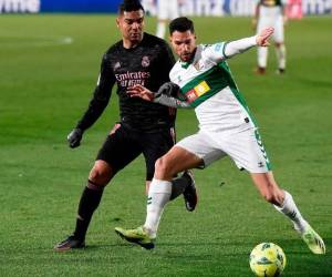 El Real Madrid necesitaba ganar en el estadio Martínez Valero de Elche para no perder el ritmo del Atlético, pero no pudo acabar el año 2020 con buen pie. Foto: AFP