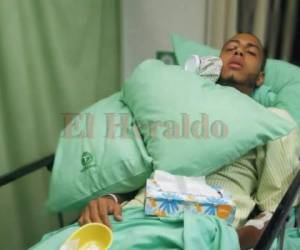 Eddie Hernández tras ser operado el domingo en San Pedro Sula.