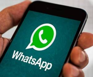 Hay fuertes rumores de que WhatsApp ya tiene planeado incorporar la opción de poder escuchar los audios en sus próximas actualizaciones. (Foto: AFP)