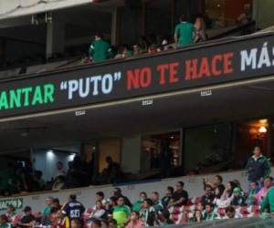 En el estadio Azteca de México se inició con una campaña de concientización para evitar los gritos homofóbicos. (Foto: EL HERALDO Honduras)