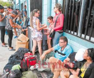 Miles de cubanos transitan por territorio hondureño.