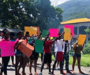 Todos habitantes del Triunfo de la Cruz piden la liberación de los líderes raptados el pasado 18 de julio.