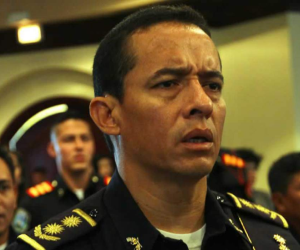 Sauceda fue detenido en febrero de 2020 junto a su esposa, Patricia Sbeltlana Estrada. A ellos se les halló en poder de numerosos bienes, entre ellos, ocho muebles e inmuebles, dos vehículos, 23 productos financieros, tres terrenos en el departamento de Yoro, entre otros, detallaron agentes de la Unidad Fiscal de Apoyo al Proceso de Depuración Policial.