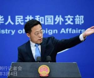 El vocero del Ministerio del Exterior de China, Zhao Lijian, anunció las medidas.