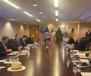 El canciller se reunió por la mañana con el secretario de Seguridad Interior (DHS), Alejandro Mayorkas, con quien acordó crear “un grupo de trabajo relativo al tema migratorio en el corto plazo”.