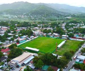 Noche de fútbol en la ciudad de las maquilas de Honduras.