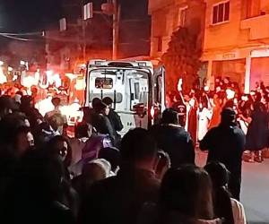 El evento fue suspendido inmediatamente.