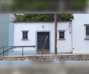 El cuerpo del fallecido estaba tirado dentro de esta bodega, al pie de un árbol.