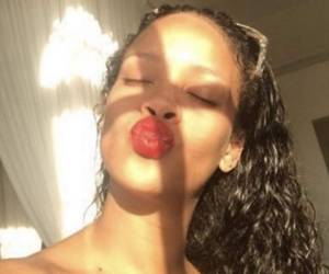 Rihanna asombró a sus fans con su nuevo galán. Foto Instagram @badgalriri