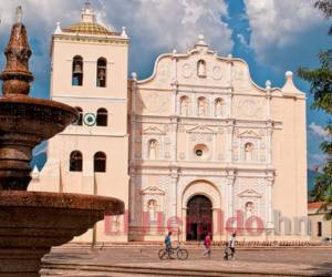 El material publicitario en sitios no autorizados será retirado por la Policía Municipal.