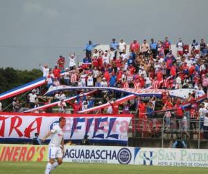 La Ultra Fiel llegó a apoyar a su amado León hasta Tocoa.