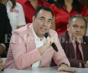 Luis Zelaya, la máxima autoridad liberal, fue delegado por los demás directivos para decidir la incorporación de Charlie Martino y las demás modificaciones que ya fueron notificadas.