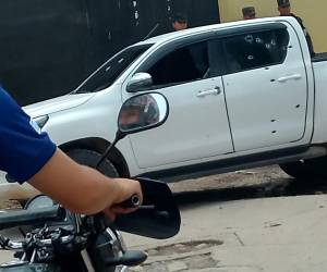 Un hombre sobrevivió con heridas en su brazo este miércoles 22 de abril tras sufrir un atentado criminal en el barrio La Hoya de Juticalpa, Olancho. El sicario huyó sin lograr su cometido y ahora es buscado por las autoridades que trabajan en su identificación.