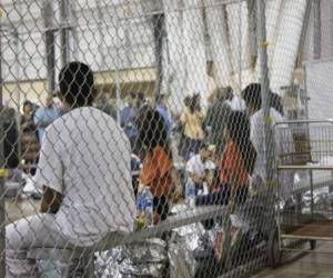 El gobierno del expresidente republicano Donald Trump, quien convirtió la lucha contra la inmigración irregular es una de las prioridades de su presidencia, solicitó entonces a la Corte Suprema que revocara estas sentencias.