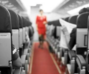 Las azafatas llevanban el dinero en compartimientos falsos dentro de sus maletas.