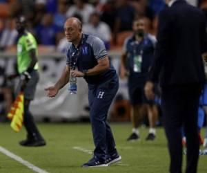 El entrenador de la H tiene mucho trabajo por delante a cinco semanas del arranque de las eliminatorias mundialistas. Foto: AFP