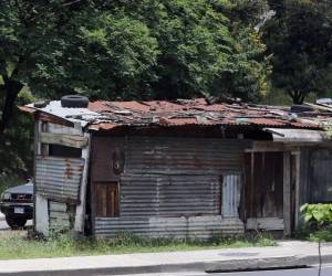 Josúe Esperanza, portavoz de la Policía Municipal, aseguró que las calles y aceras deben permanecer libres para permitir el tránsito de peatones y vehículos.