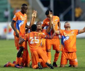 Los Lobos de la UPNFM son la sorpresa del campeonato. (Fotos: EL HERALDO)