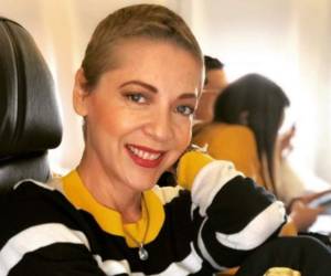 La actriz de 54 años fue diagnosticada con cáncer de ovarios en el 2016, desde ese momento compartió la noticia y pidió el apoyo de sus seguidores. Actualmente está fuera de peligro.