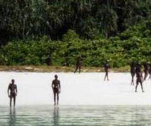 La isla Sentinel del Norte es extremadamente peligrosa pues sus habitantes no aceptan el contacto con el mundo exterior. (Foto: El Comercio)