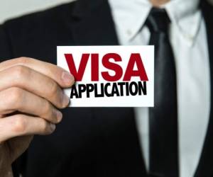 Este año, el Congreso aprobó permitir al secretario de Seguridad Nacional John Kelly ofrecer más visas que el límite anual de 66,000.