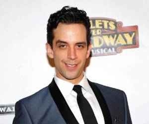 Durante la hospitalización de Cordero, Kloots, su esposa, le enviaba cada día videos de su hijo de un año, Elvis, para que los pudiera ver si despertaba. Foto: AP