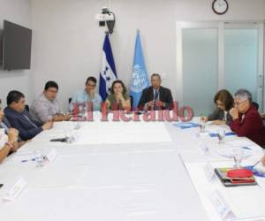 El martes se instaló oficialmente el diálogo nacional con la presencia de representantes del sector gobierno, del Partido Nacional, Partido Liberal y la fuerza política que lidera el excandidato presidencial Salvador Nasralla. Foto: EL HERALDO