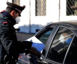 El Ministerio de Salud desarrolló el otoño pasado una escala de fases con distintas restricciones para las regiones, que se ajustan de forma semanal de acuerdo a sus tasas de contagio, capacidad hospitalaria y otros criterios.