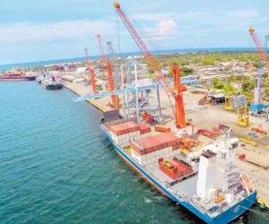 La concesión de la terminal de contenedores de Cortés a la OPC ha venido a encarecer el costo de nacionalizar las mercaderías por las elevadas tarifas que aplican (Fotos: El Heraldo)