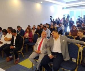 Diputados del Partido Nacional, Liberal y Salvador de Honduras, asistieron a la autoconvocatoria realizada para celebrar sesión del pleno del Congreso Nacional y conocer el informe de la Comisión Especial del Congreso Nacional.