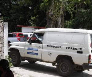 El cuerpo del menor fue llevado a Medicina Forense para realizarle la autopsia. Foto: EL HERALDO