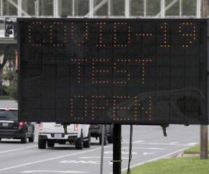 Los demandantes alegan que la Constitución de este estado del sureste especifica que las escuelas deben garantizar un entorno 'sano y seguro', pero que 'el resurgimiento del virus es excepcional y está fuera de control'.