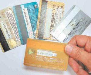 En Honduras circulan 829,174 tarjetas de crédito, las que son otorgadas por 11 instituciones emisoras, según en informe de la Comisión Nacional de Bancos y Seguros (CNBS) a diciembre de 2015.