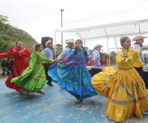 'Rompiendo el Silencio' es conformado por alumnos con discapacidad auditiva del Instituto Héctor Pineda Ugarte, de la colonia Hato de Enmedio de la capital de Honduras. Fotos: Efraín Salgado/EL HERALDO