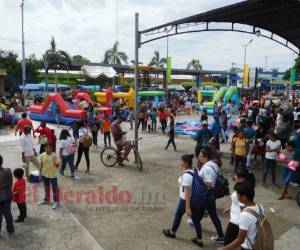 Los mariachis le cantaron “Las mañanitas” al caliente municipio de Choluteca. Foto: EL HERALDO.