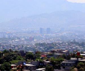 La capital hondureña registró una mejora en la calidad del aire al descender a nivel moderado, aunque autoridades mantienen vigilancia por presencia de partículas finas.