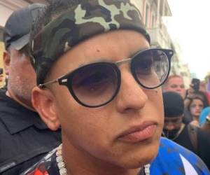 Daddy Yankee sorprendió este lunes al aparecer en las masivas protestas contra el gobernador de Puerto Rico, Ricardo Rosselló. Foto: Cortesía Instagram.
