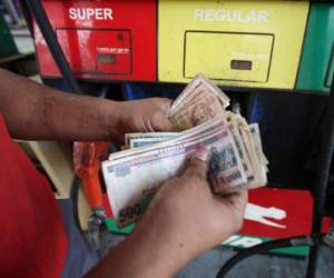 Con esta alza la gasolina súper supera los 80 lempiras.