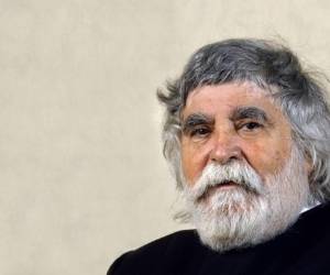 Patrick Alès, expeluquero inventor de la técnica de peinado brushing y empresario de la cosmética, falleció a los 88 años. Foto: Agencia AFP.