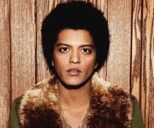 Miles de usuarios de Twitter aseguran que Bruno Mars es hijo del fallecido 'Rey del pop', Michael Jackson.