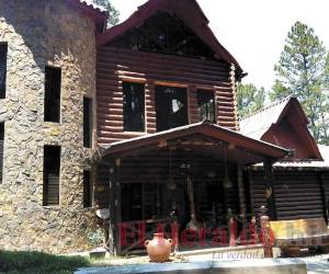 Los fiscales aseguraron el miércoles la casa de campo de Rosa Elena.