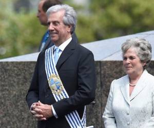 Usuarios de medios sociales empezaron el miércoles a enviar sus condolencias al presidente por la muerte de la primera dama. Foto: Radio Uruguay.