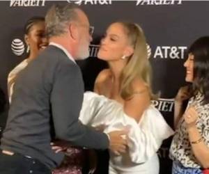 Gran controversia generó un gesto de Tom Hanks hacia Jennifer López.