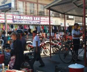 Las actividades comerciales se mantuvieron al día en Choluteca. Foto: Gissela Rodríguez / El Heraldo.
