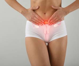 Esta enfermedad puede causar cansancio crónico, que a menudo se agrava durante la menstruación.