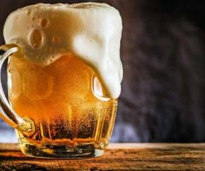 El precio de la cerveza podría, en promedio, duplicarse, incluso al ajustarse según la inflación, según el estudio publicado el lunes en la revista Nature Plants. (Foto: El Universal)