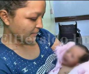 La madre Yeni Flores logró recuperar a su pequeña.